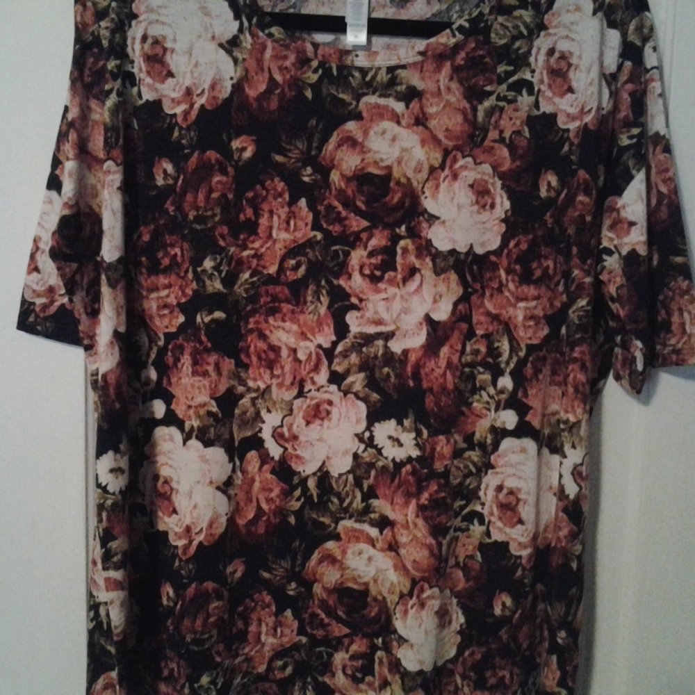 LuLaRoe Irma Tunic Size Medium ... NWOT! Gorgeous!